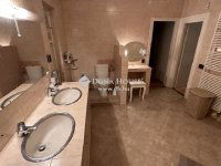 Eladó családi ház, II. kerületben 250 M Ft, 9 szobás