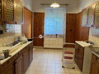 Eladó családi ház, III. kerületben 399 M Ft, 6 szobás