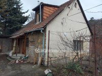 Eladó családi ház, Pécsett 73.8 M Ft, 4 szobás