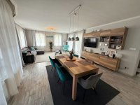 Eladó családi ház, Székesfehérvárott 165 M Ft, 6 szobás