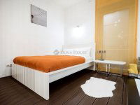 Eladó téglalakás, V. kerületben 117.36 M Ft, 1 szobás