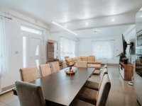 Eladó családi ház, Gödöllőn 205 M Ft, 16 szobás