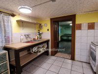 Eladó nyaraló, Csemőn 41.6 M Ft, 3 szobás / költözzbe.hu