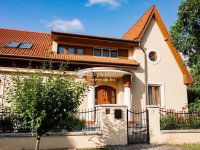 Eladó családi ház, Kecskeméten 248 M Ft, 6 szobás