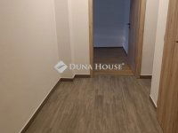 Eladó panellakás, Pécsett 48.9 M Ft, 3 szobás
