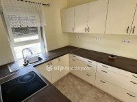 Eladó téglalakás, Pápán 42.9 M Ft, 2 szobás