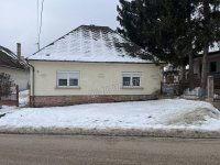 Eladó családi ház