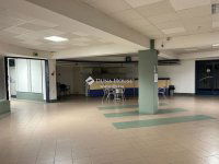 Eladó üzlethelyiség