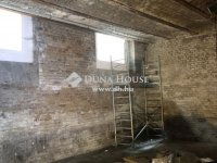 Eladó üzlethelyiség