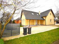 Eladó családi ház, Téten 97.9 M Ft, 5 szobás