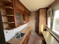 Eladó panellakás, Kecskeméten 37.5 M Ft, 3 szobás