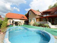 Eladó családi ház, Debrecenben 550 M Ft, 9 szobás