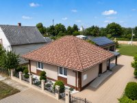 Eladó családi ház, Környén 159 M Ft, 4 szobás