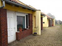 Eladó családi ház, Zalakaroson 99 M Ft, 10 szobás