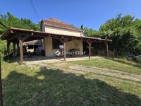 Eladó családi ház, Pécsett 44.9 M Ft, 4 szobás