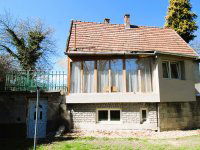 Eladó családi ház, Budakalászon 69.9 M Ft, 4+1 szobás
