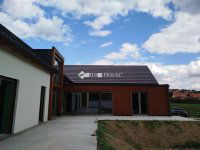 Eladó családi ház, Sukorón 269 M Ft, 7 szobás