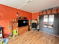 Eladó panellakás, Ajkán 31.5 M Ft, 2 szobás