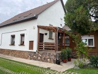 Eladó családi ház, Dunaharasztin 149 M Ft, 7 szobás