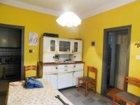 Eladó családi ház, Dombóváron 20 M Ft, 3 szobás