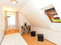 Eladó családi ház, Veszprémben 219.9 M Ft, 3+3 szobás