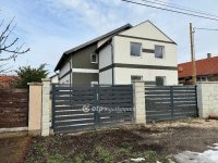 Eladó családi ház, Szigetszentmártonban 72.9 M Ft, 4 szobás