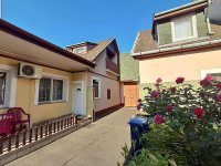 Eladó családi ház, XV. kerületben 135 M Ft, 7 szobás