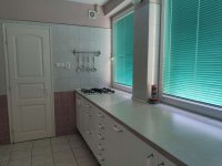 Kiadó téglalakás, albérlet, Pécsett, Alajos utcában, 4 szobás