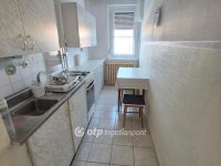 Eladó panellakás, Pápán 36.99 M Ft, 2 szobás