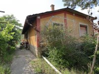 Eladó családi ház, Bakson, Fő utcában 17.9 M Ft, 2 szobás