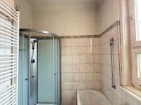 Eladó családi ház, Vecsésen 93.9 M Ft, 6 szobás
