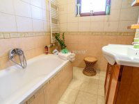 Eladó családi ház, Pilismaróton 248 M Ft, 6 szobás