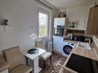 Eladó panellakás, Pécsett 61.99 M Ft, 3 szobás