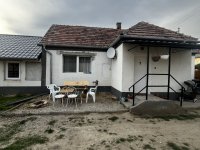 Eladó családi ház, Pázmándfalun 46.5 M Ft, 4 szobás