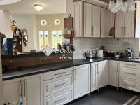 Eladó családi ház, Vecsésen 162.9 M Ft, 5 szobás