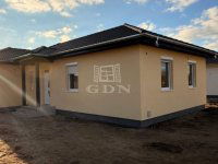 Eladó családi ház, Kecskeméten 78.9 M Ft, 4 szobás