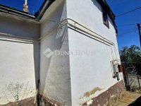 Eladó családi ház, Pécsett 19.9 M Ft, 5 szobás