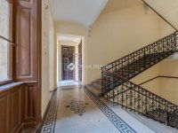 Eladó téglalakás, VI. kerületben 145 M Ft, 5 szobás