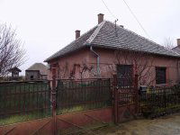 Eladó családi ház