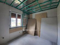 Eladó családi ház, Ádándon 44.9 M Ft, 5 szobás