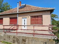 Eladó családi ház, Kompolton 29.9 M Ft, 4 szobás