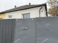 Eladó ikerház, Szolnokon 44.9 M Ft, 2 szobás