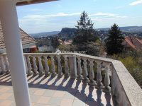 Eladó családi ház, Budaörsön 375 M Ft, 9 szobás