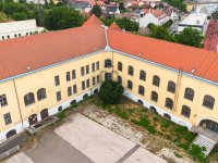 Eladó iroda, Vácon 690 M Ft / költözzbe.hu