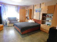 Eladó családi ház, Nakon 9 M Ft, 1+2 szobás