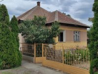 Eladó családi ház, Tófaluban 17 M Ft, 3 szobás
