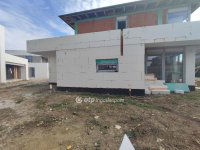 Eladó családi ház, Szegeden 218.538 M Ft, 5 szobás