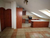 Kiadó téglalakás, albérlet