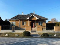 Eladó családi ház