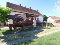 Eladó családi ház